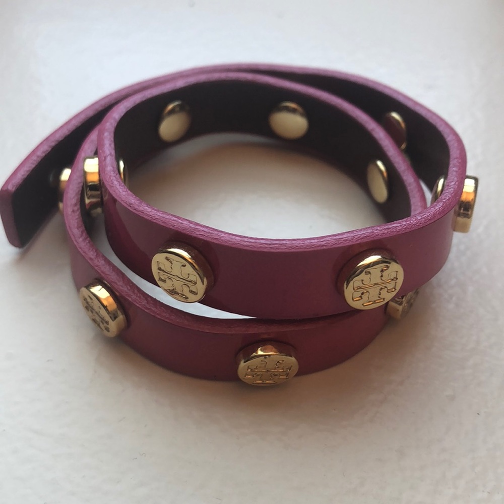 Tory Burch Double wrap logo stud bracket
